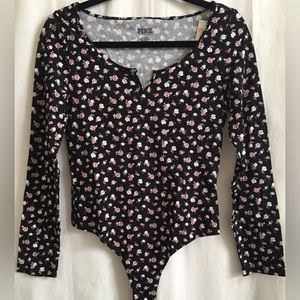 PINK VS Long Sleeve Black Floral Roses‎ Bodysuit